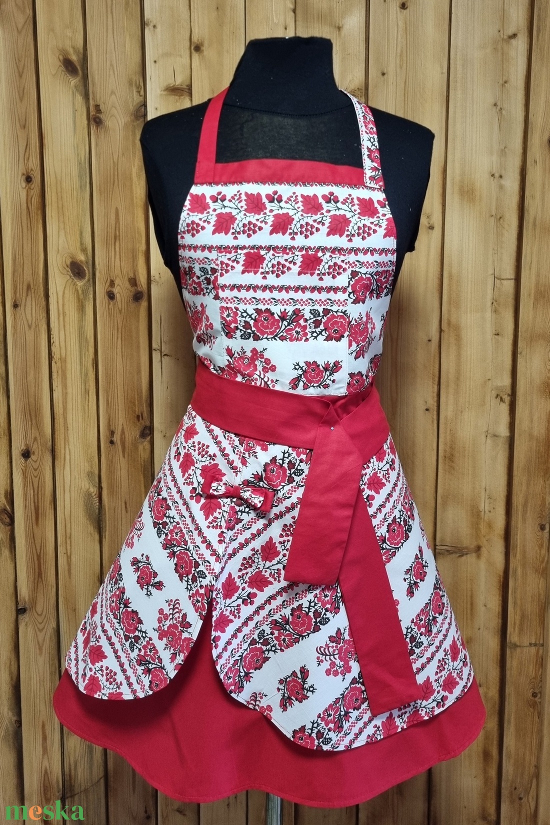 KÉK VAGY PIROS alapon,apró mintás dupla loknis kötény - otthon & életmód - konyhafelszerelés, tálalás - konyhai textil - kötény - Meska.hu