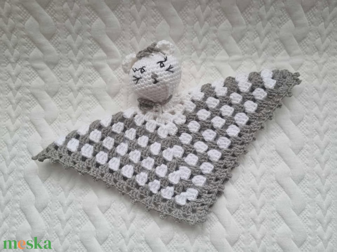 Horgolt cica szundikendő - játék & sport - 3 éves kor alattiaknak - alvóka & rongyi - Meska.hu