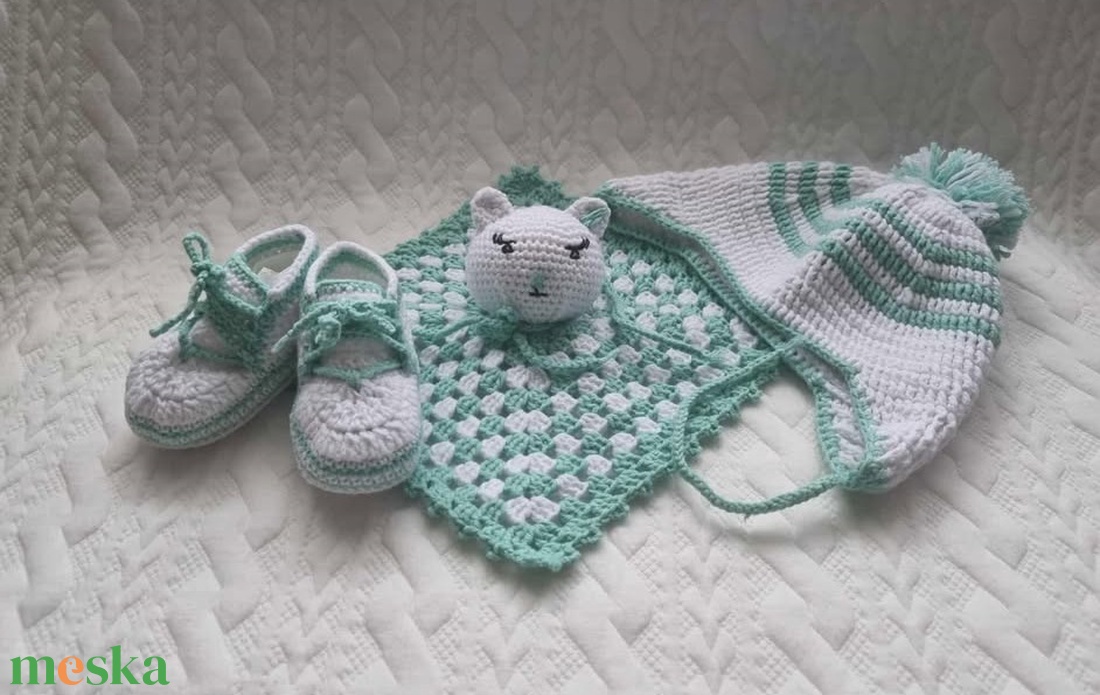 Horgolt baba ajándékcsomag - ruha & divat - babaruha & gyerekruha - babacipő - Meska.hu