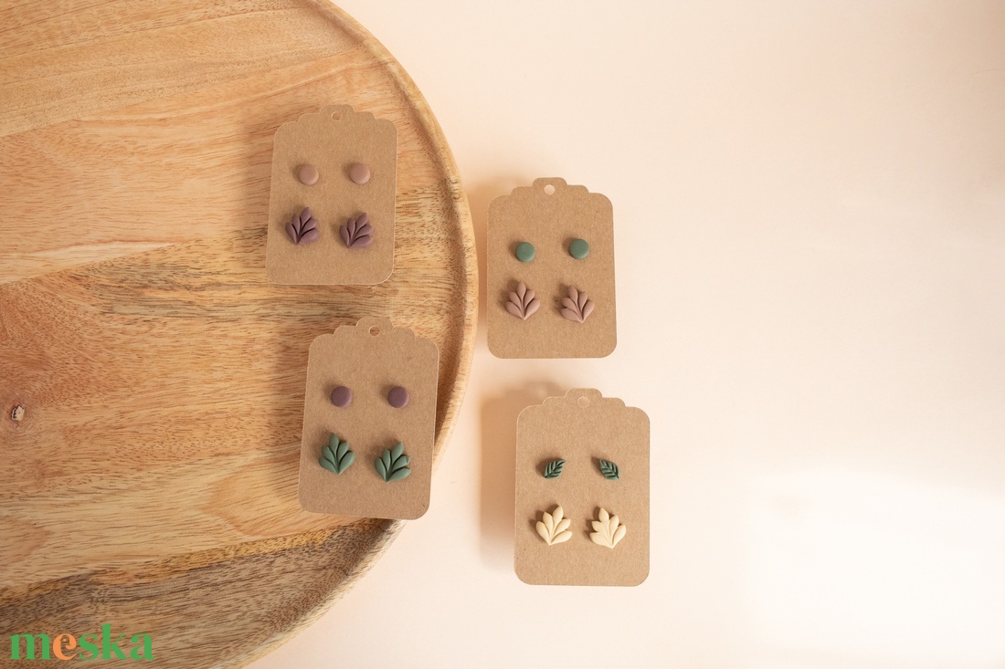 Pötty fülbevaló szett, Őszi leveles fülbevaló, Zöld bedugós fülbevaló, Polimer süthető gyurma, Pasztell színek, Falevél - ékszer - fülbevaló - pötty fülbevaló - Meska.hu