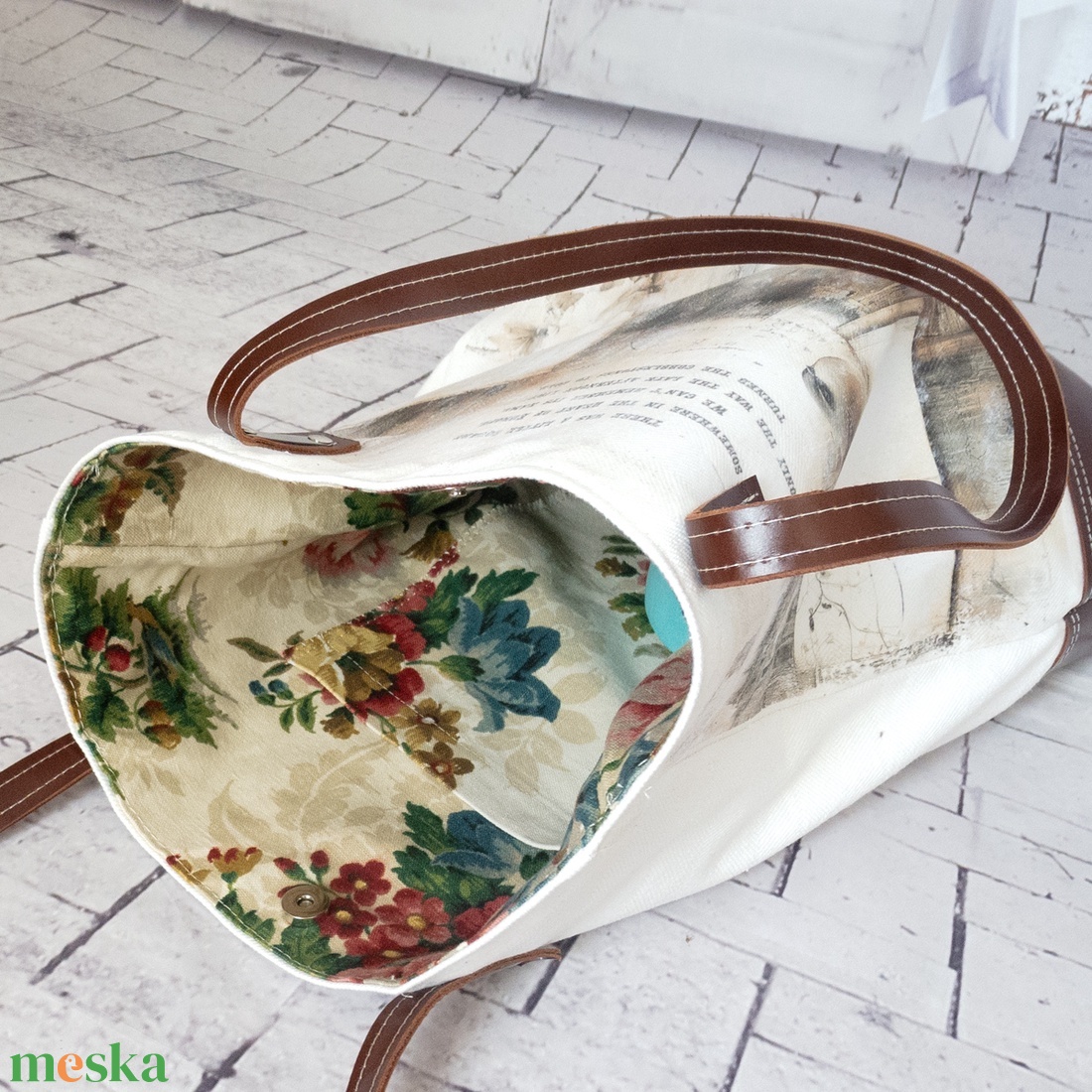 Volt egy kis tér valahol Európa szívében � Vintage utazós tote bag, művészi kollázs női táska - táska & tok - kézitáska & válltáska - nagy pakolós táska - Meska.hu