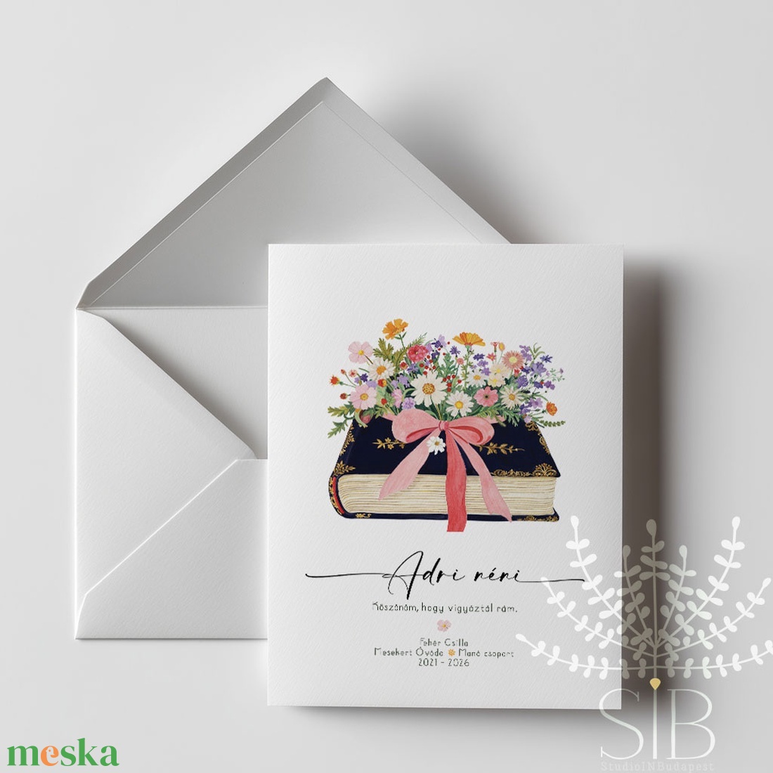 Névre szóló köszönőajándék óvó néniknek, dadusoknak, virágos mesekönyv mintás ovis ballagási búcsúajándék, ajándékkísérő - otthon & életmód - papír, írószer - ajándékozás kellékei - képeslap, üdvözlőlap - Meska.hu