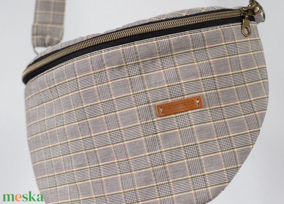 Őszi hangulatú, kocka mintás testtáska - táska & tok - kézitáska & válltáska - válltáska - Meska.hu