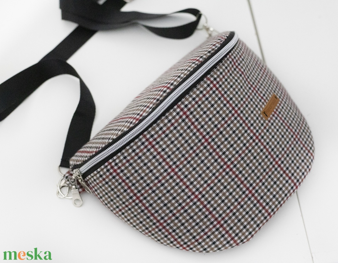 Őszi hangulatú, kocka mintás testtáska - táska & tok - variálható táska - Meska.hu