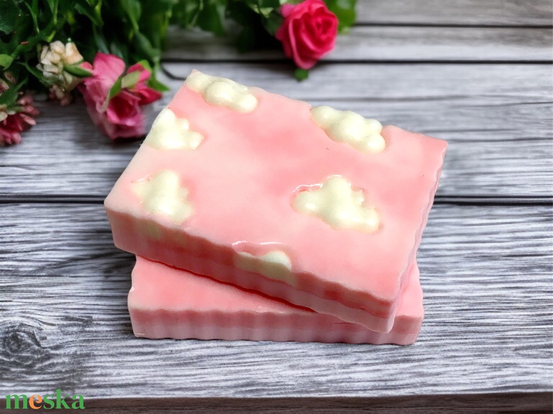 Málnás pannacotta kecsketejes szappan/nagy/ - szépségápolás - szappan & fürdés - kézműves szappan - Meska.hu Málnás pannacotta kecsketejes szappan/nagy/ - szépségápolás - szappan & fürdés - kézműves szappan - Meska.hu