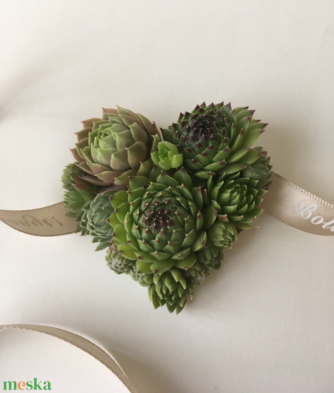 Kövirózsa szív-ajándékcsomagoláshoz - otthon & életmód - papír, írószer - ajándékozás kellékei - ajándékkísérő - Meska.hu