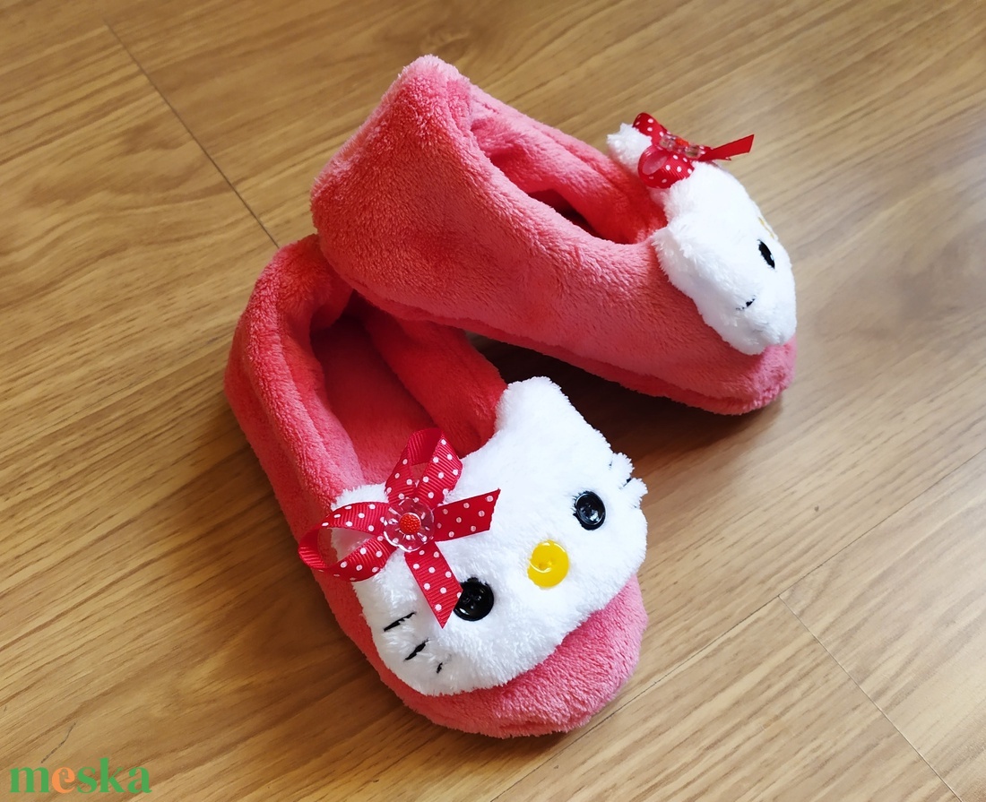 Hello Kitty szobacipő - ruha & divat - cipő & papucs - mamusz & házicipő - Meska.hu Hello Kitty szobacipő - ruha & divat - cipő & papucs - mamusz & házicipő - Meska.hu