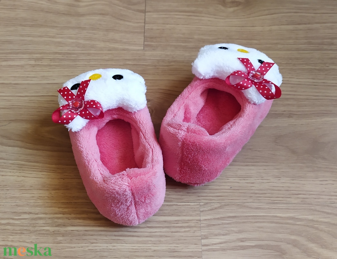 Hello Kitty szobacipő - ruha & divat - cipő & papucs - mamusz & házicipő - Meska.hu Hello Kitty szobacipő - ruha & divat - cipő & papucs - mamusz & házicipő - Meska.hu