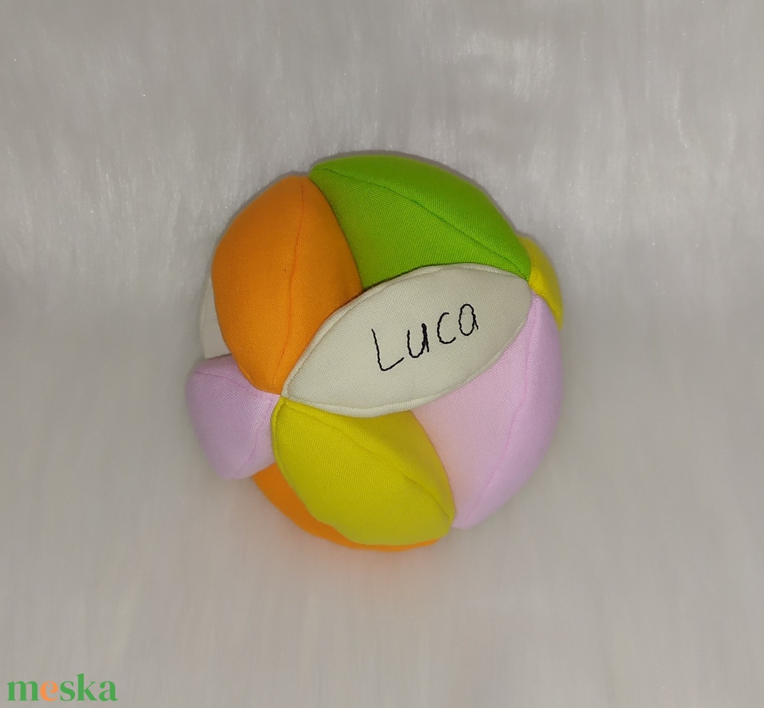 Névre szóló babalabda (12 cm átmérőjű) - Luca - játék & sport - 3 éves kor alattiaknak - babalabda - Meska.hu Névre szóló babalabda (12 cm átmérőjű) - Luca - játék & sport - 3 éves kor alattiaknak - babalabda - Meska.hu
