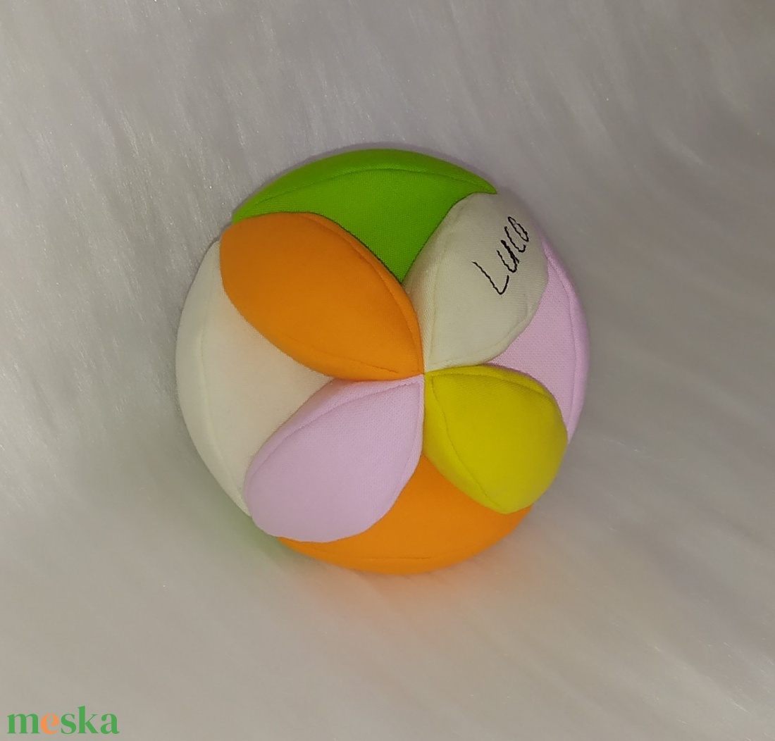 Névre szóló babalabda (12 cm átmérőjű) - Luca - játék & sport - 3 éves kor alattiaknak - babalabda - Meska.hu Névre szóló babalabda (12 cm átmérőjű) - Luca - játék & sport - 3 éves kor alattiaknak - babalabda - Meska.hu