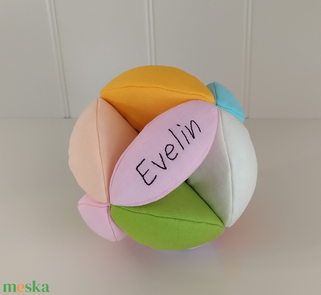 Névre szóló babalabda (12 cm átmérőjű) - Evelin - játék & sport - 3 éves kor alattiaknak - babalabda - Meska.hu Névre szóló babalabda (12 cm átmérőjű) - Evelin - játék & sport - 3 éves kor alattiaknak - babalabda - Meska.hu