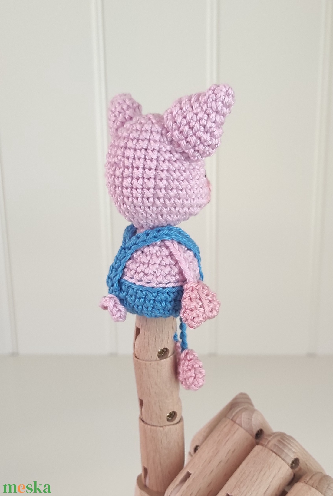 KÉSZLETEN!  Késztermék! Amigurumi ujjbáb - Misi a kismalac (kék) - játék & sport - bábok - ujjbáb - Meska.hu