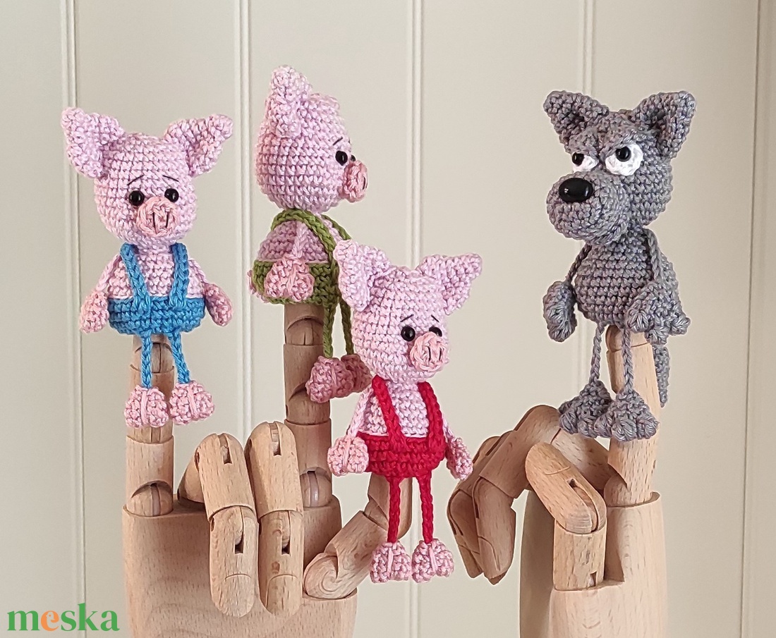 RENDELHETŐ! Késztermék! Amigurumi ujjbáb szett - Három kismalac és a farkas - játék & sport - bábok - ujjbáb - Meska.hu RENDELHETŐ! Késztermék! Amigurumi ujjbáb szett - Három kismalac és a farkas - játék & sport - bábok - ujjbáb - Meska.hu