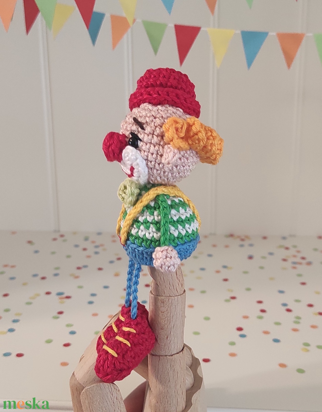 Késztermék! Amigurumi Frici a bohóc ujjbáb - játék & sport - bábok - ujjbáb - Meska.hu Késztermék! Amigurumi Frici a bohóc ujjbáb - játék & sport - bábok - ujjbáb - Meska.hu