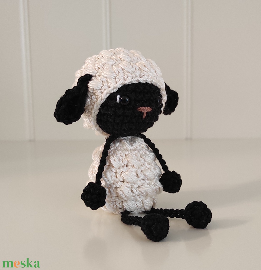 Késztermék! Amigurumi ujjbáb - Fekete bárány - játék & sport - bábok - ujjbáb - Meska.hu Késztermék! Amigurumi ujjbáb - Fekete bárány - játék & sport - bábok - ujjbáb - Meska.hu