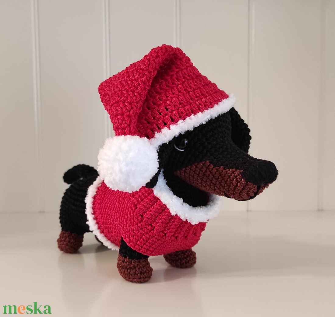 KÉSZLETEN!  Tacsi pulcsiban és sapkában... - játék & sport - plüssállat & játékfigura - kutya - Meska.hu KÉSZLETEN!  Tacsi pulcsiban és sapkában... - játék & sport - plüssállat & játékfigura - kutya - Meska.hu