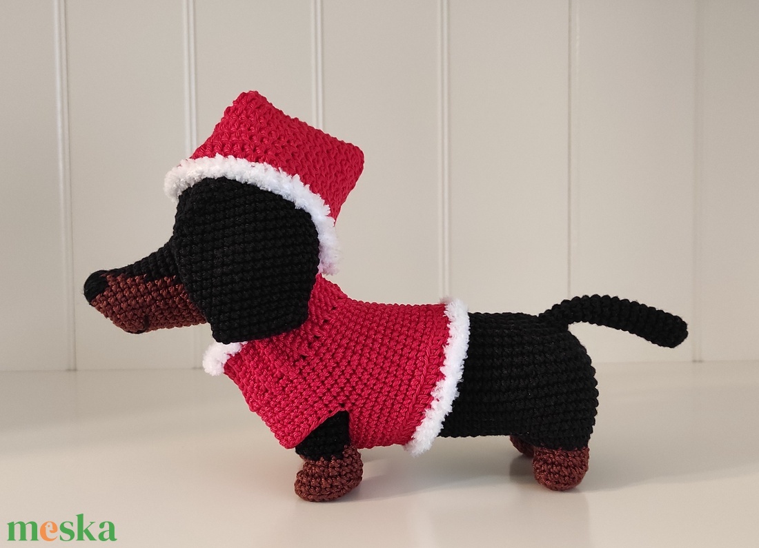 KÉSZLETEN!  Tacsi pulcsiban és sapkában... - játék & sport - plüssállat & játékfigura - kutya - Meska.hu KÉSZLETEN!  Tacsi pulcsiban és sapkában... - játék & sport - plüssállat & játékfigura - kutya - Meska.hu