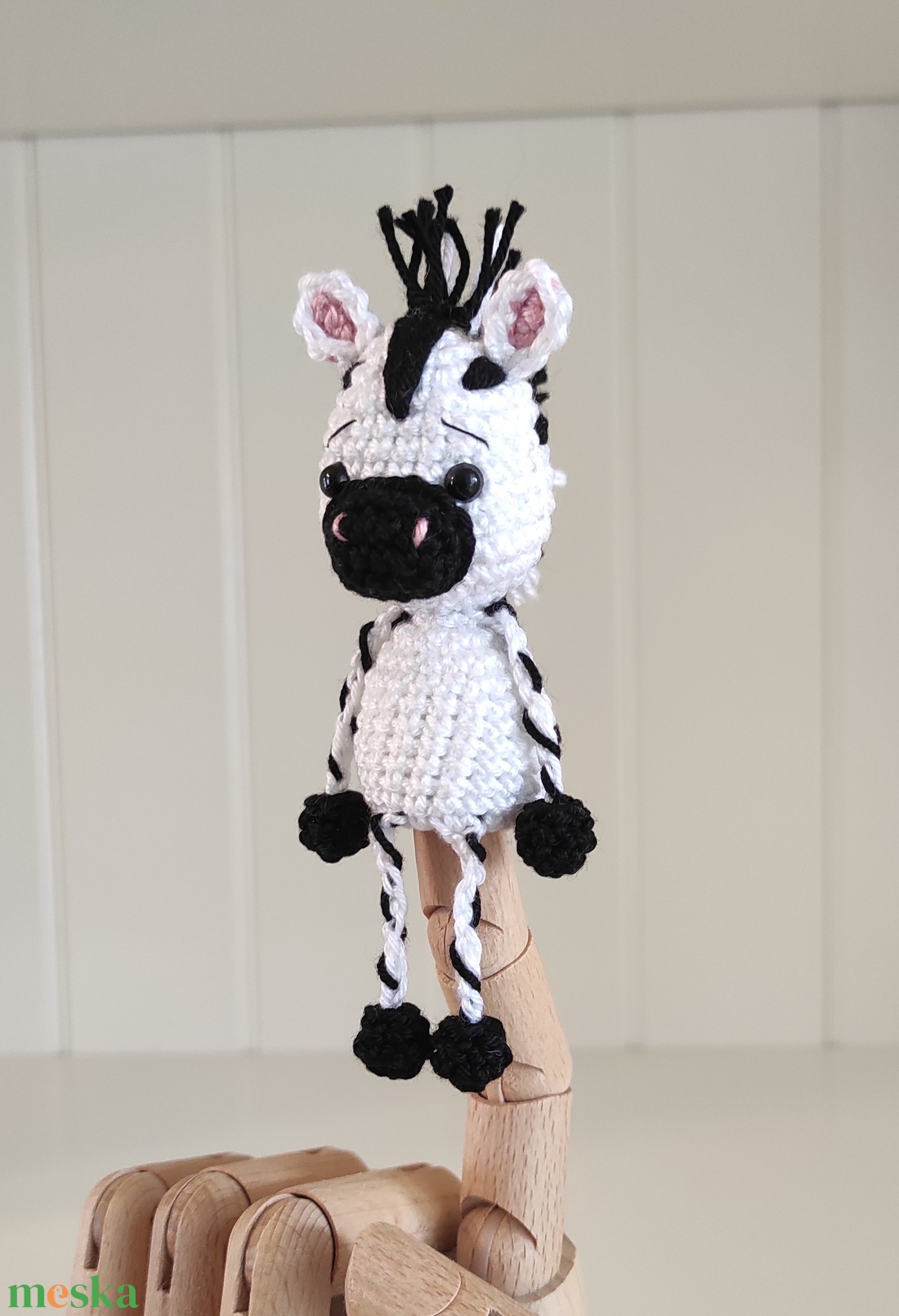 KÉSZLETEN!  Késztermék! Amigurumi ujjbáb - Vancsik a zebra - játék & sport - bábok - ujjbáb - Meska.hu