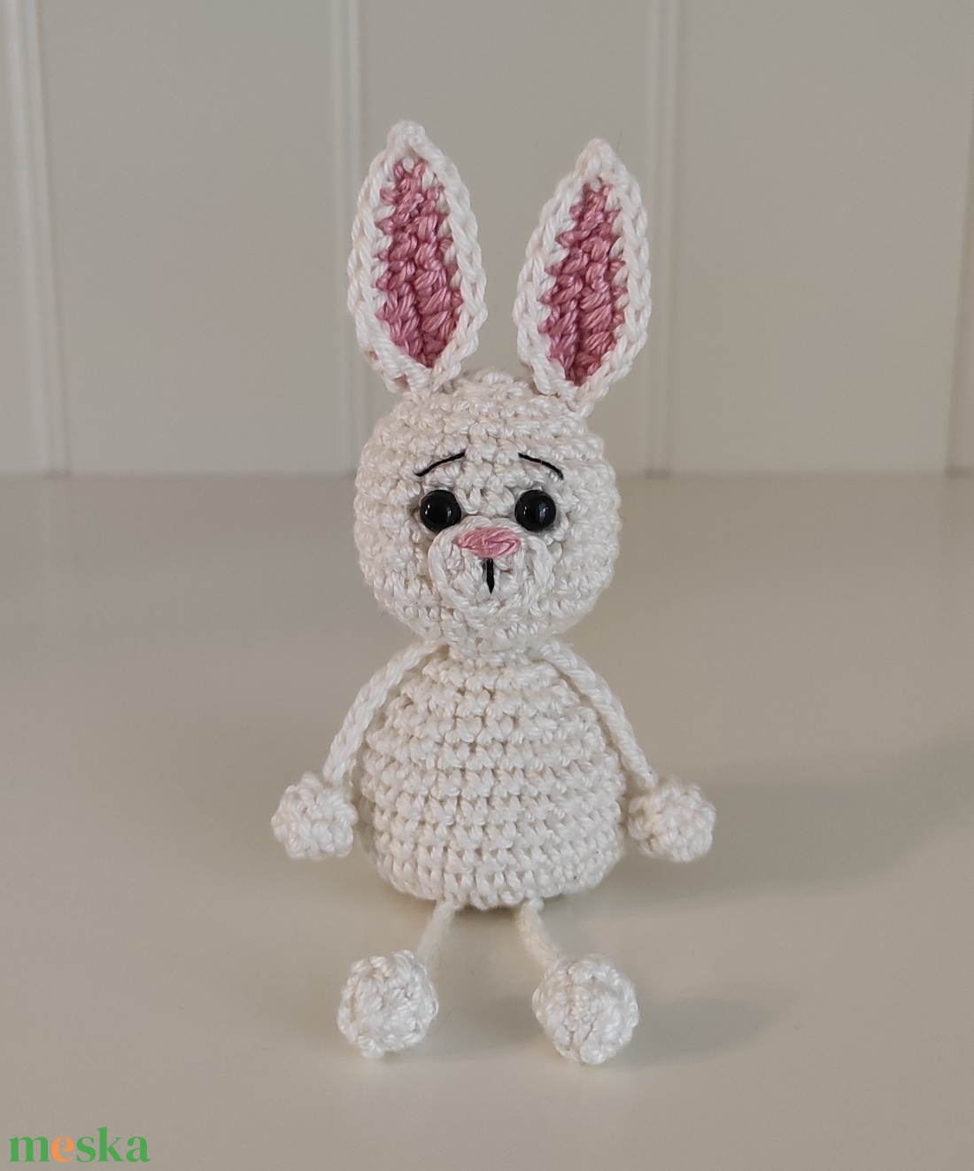 KÉSZLETEN! Késztermék! Amigurumi ujjbáb - Bella a nyuszi - játék & sport - bábok - ujjbáb - Meska.hu