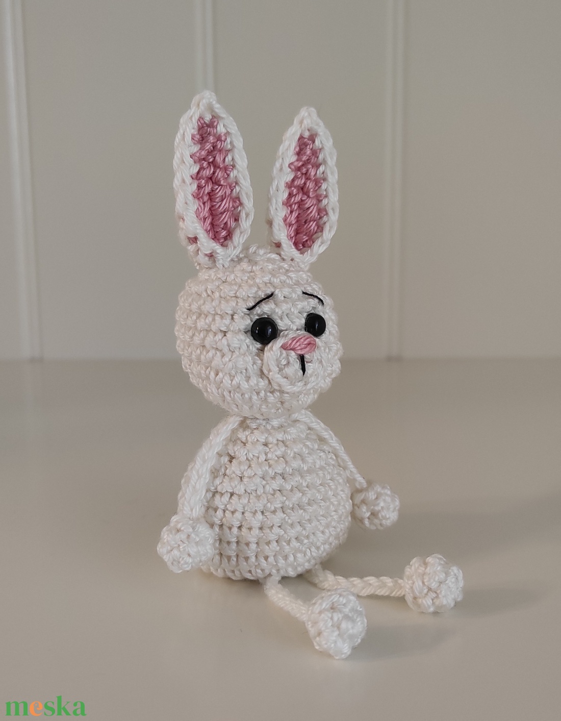 KÉSZLETEN! Késztermék! Amigurumi ujjbáb - Bella a nyuszi - játék & sport - bábok - ujjbáb - Meska.hu