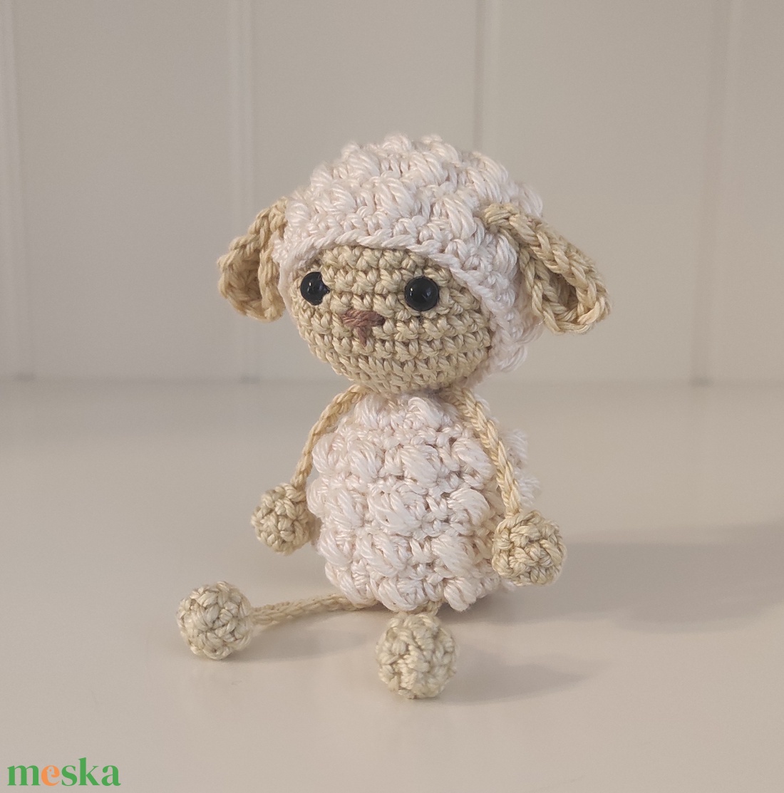 KÉSZLETEN!  Késztermék! Amigurumi ujjbáb - Pille a bárány - játék & sport - bábok - ujjbáb - Meska.hu