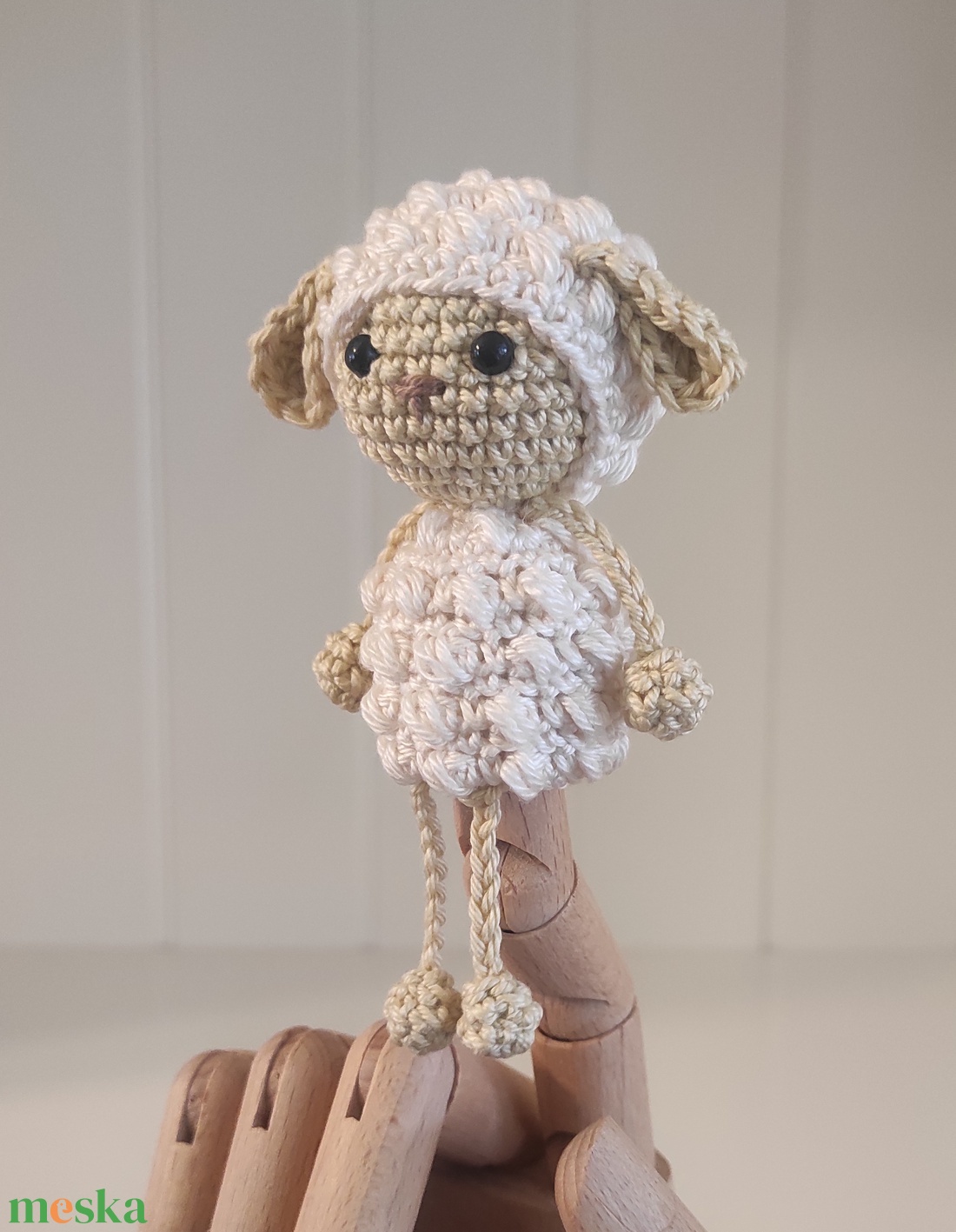KÉSZLETEN!  Késztermék! Amigurumi ujjbáb - Pille a bárány - játék & sport - bábok - ujjbáb - Meska.hu