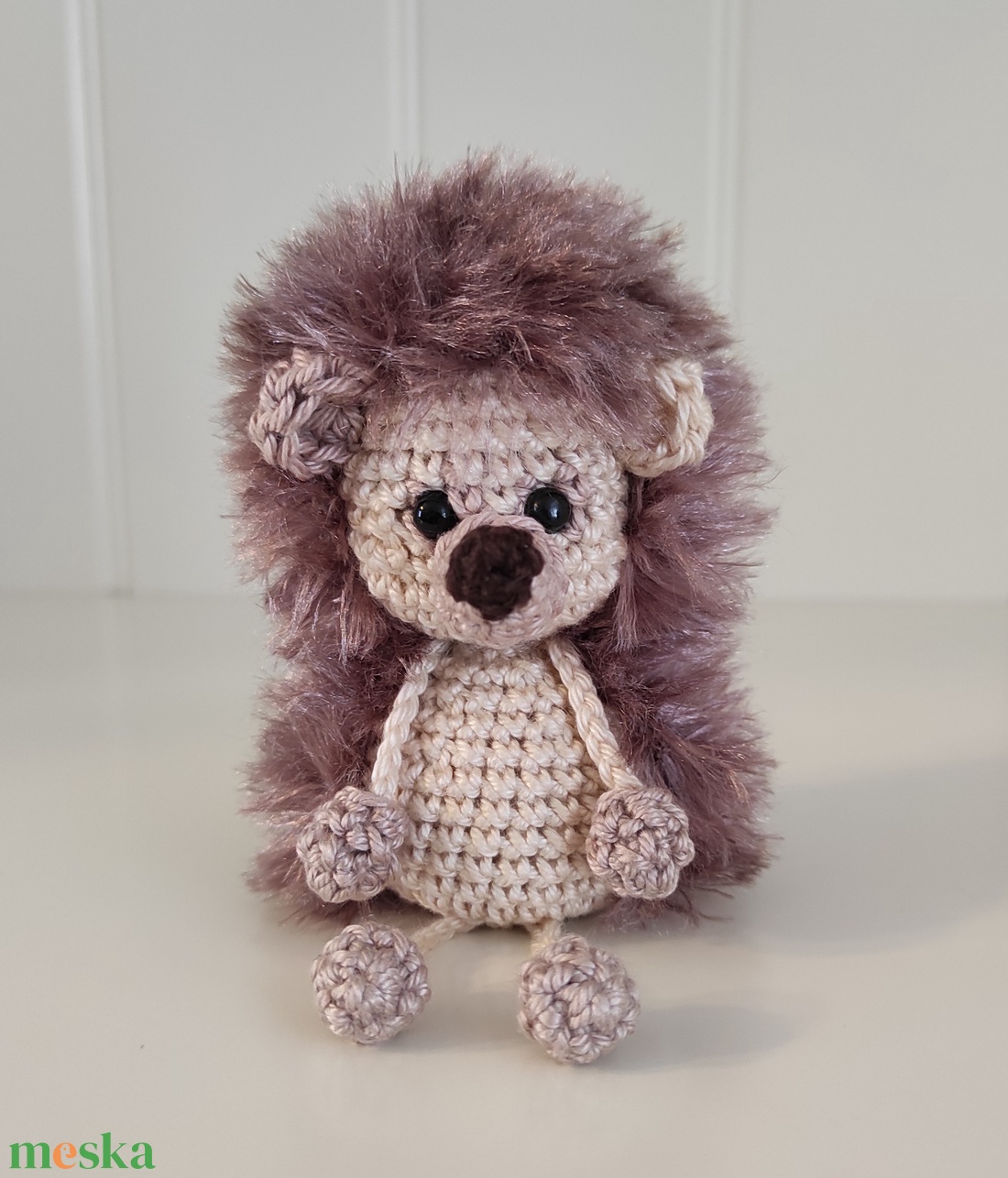 KÉSZLETEN!  Késztermék! Amigurumi ujjbáb - Guszti a kis süni - játék & sport - bábok - ujjbáb - Meska.hu