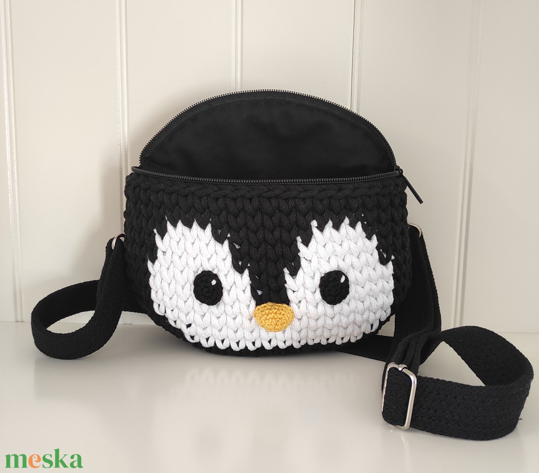 Mini horgolt táska - pingvin... - táska & tok - kézitáska & válltáska - vállon átvethető táska - Meska.hu
