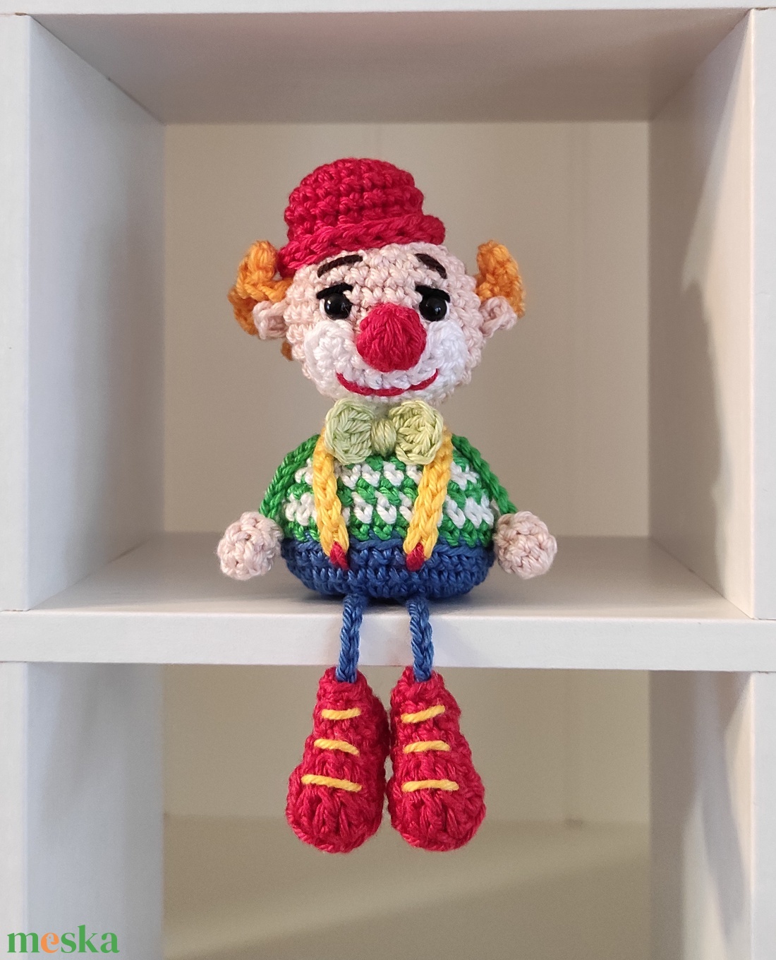 KÉSZLETEN!  Késztermék! Amigurumi Frici a bohóc ujjbáb - játék & sport - bábok - ujjbáb - Meska.hu