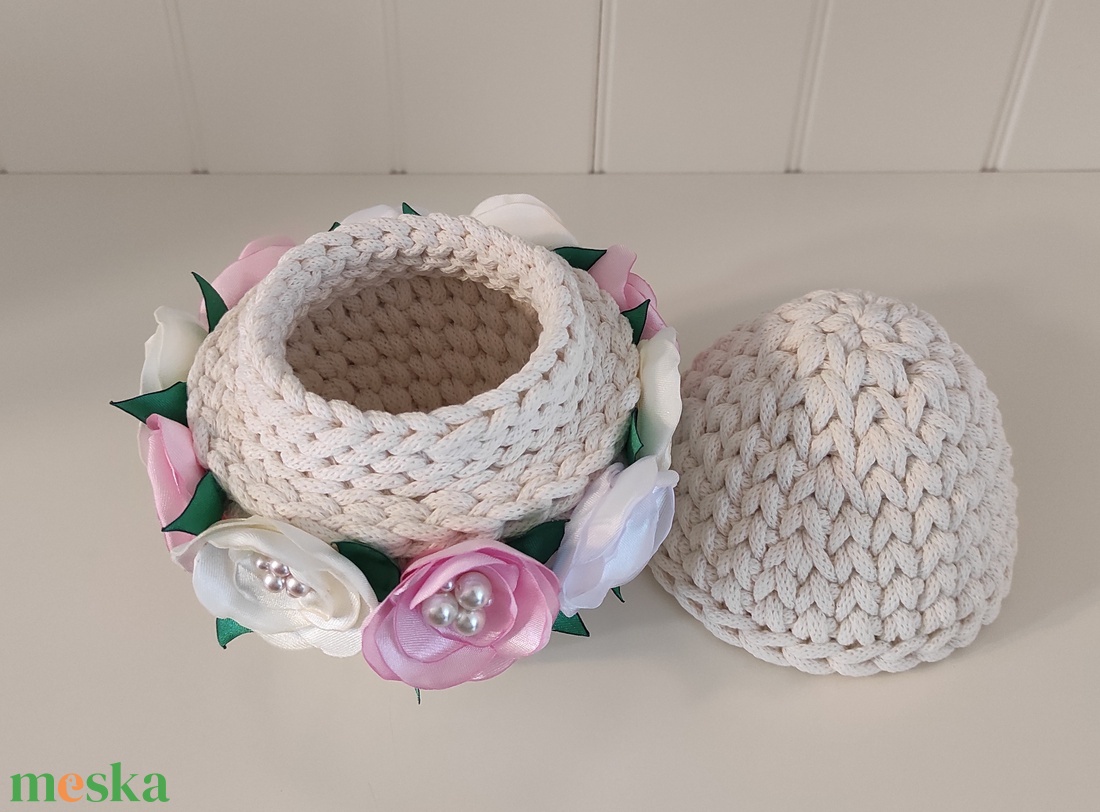 Tojás tároló virággal - ünnepi díszek, dekorációk - húsvéti díszek és dekorációk - húsvéti asztaldíszek - Meska.hu