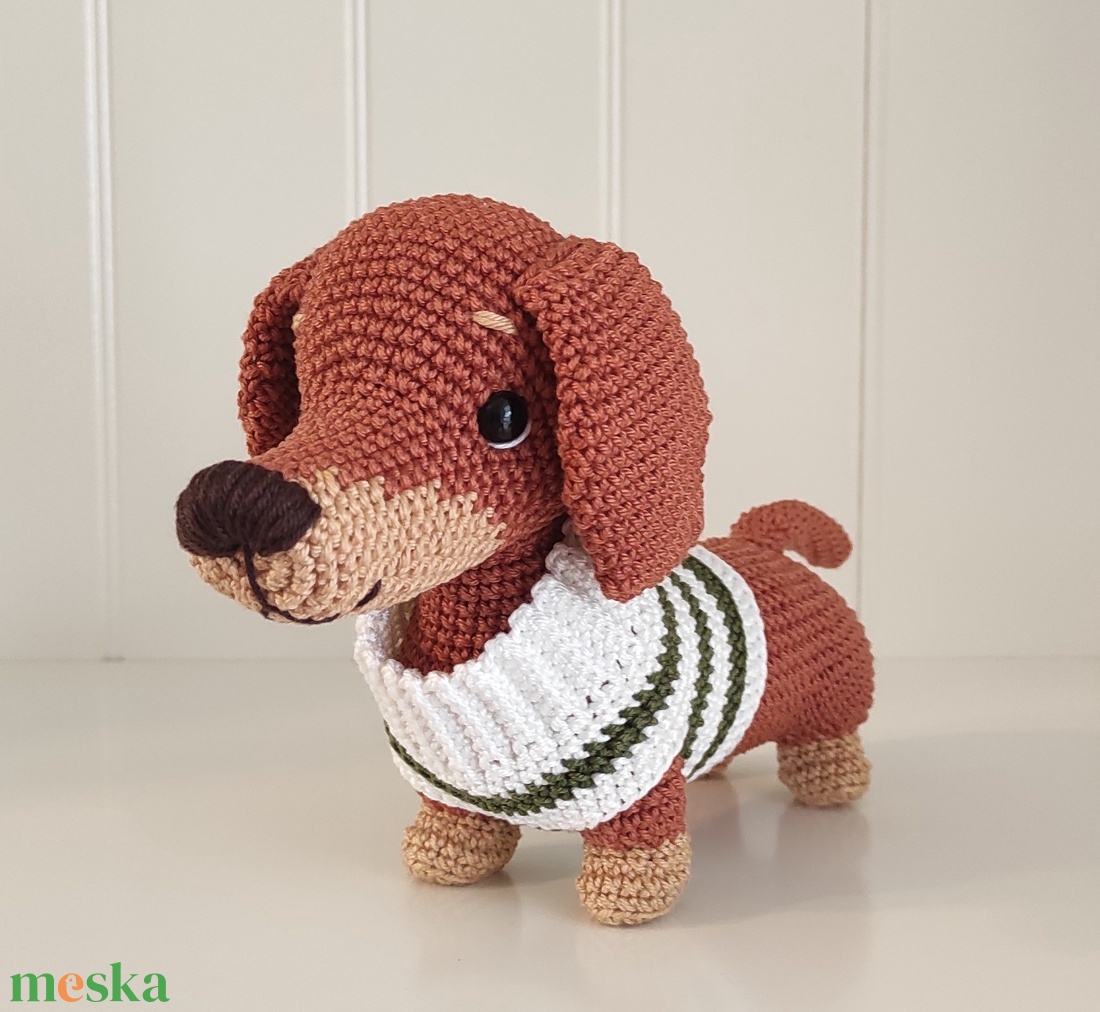 KÉSZLETEN!  Tacsi csíkos pulcsiban... - játék & sport - plüssállat & játékfigura - kutya - Meska.hu