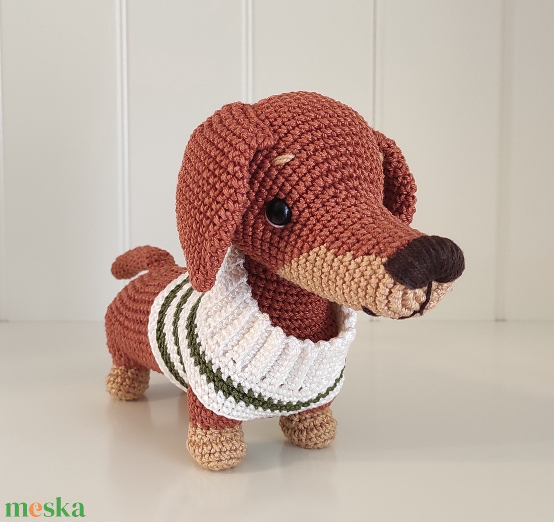 KÉSZLETEN!  Tacsi csíkos pulcsiban... - játék & sport - plüssállat & játékfigura - kutya - Meska.hu