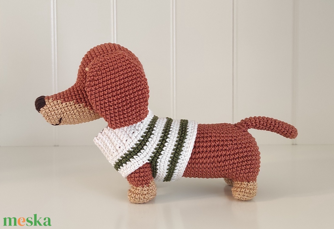 KÉSZLETEN!  Tacsi csíkos pulcsiban... - játék & sport - plüssállat & játékfigura - kutya - Meska.hu