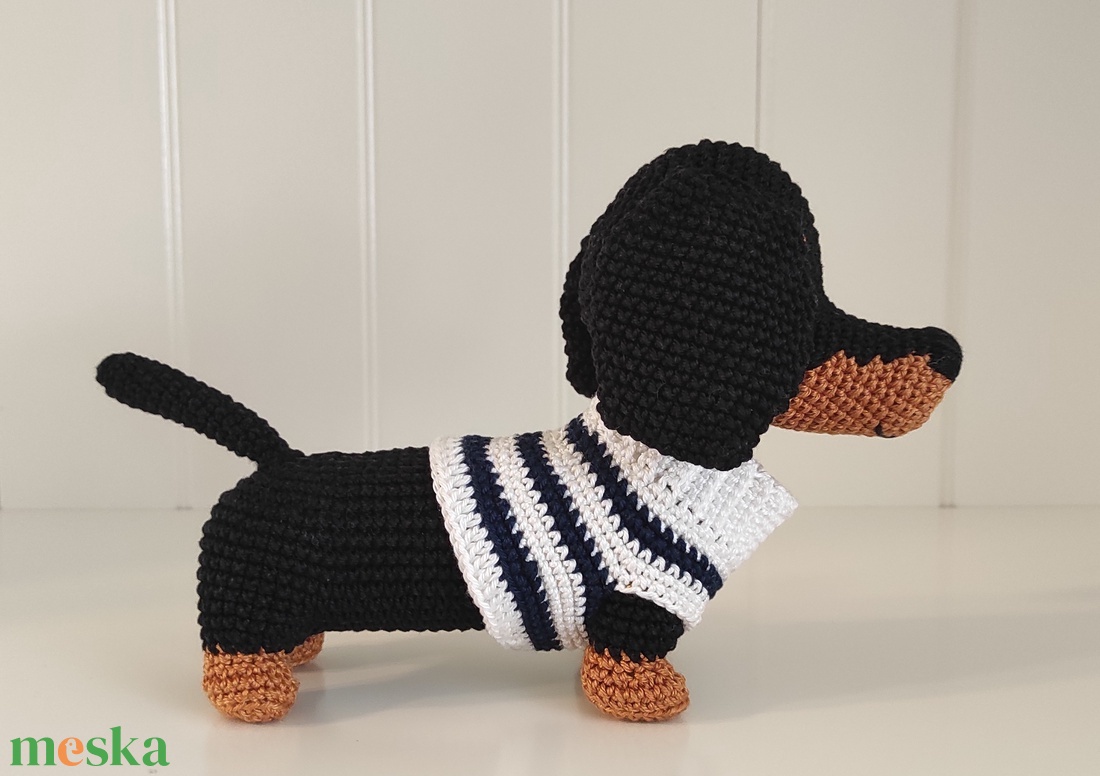 KÉSZLETEN!  Tacsi csíkos pulcsiban... - játék & sport - plüssállat & játékfigura - kutya - Meska.hu