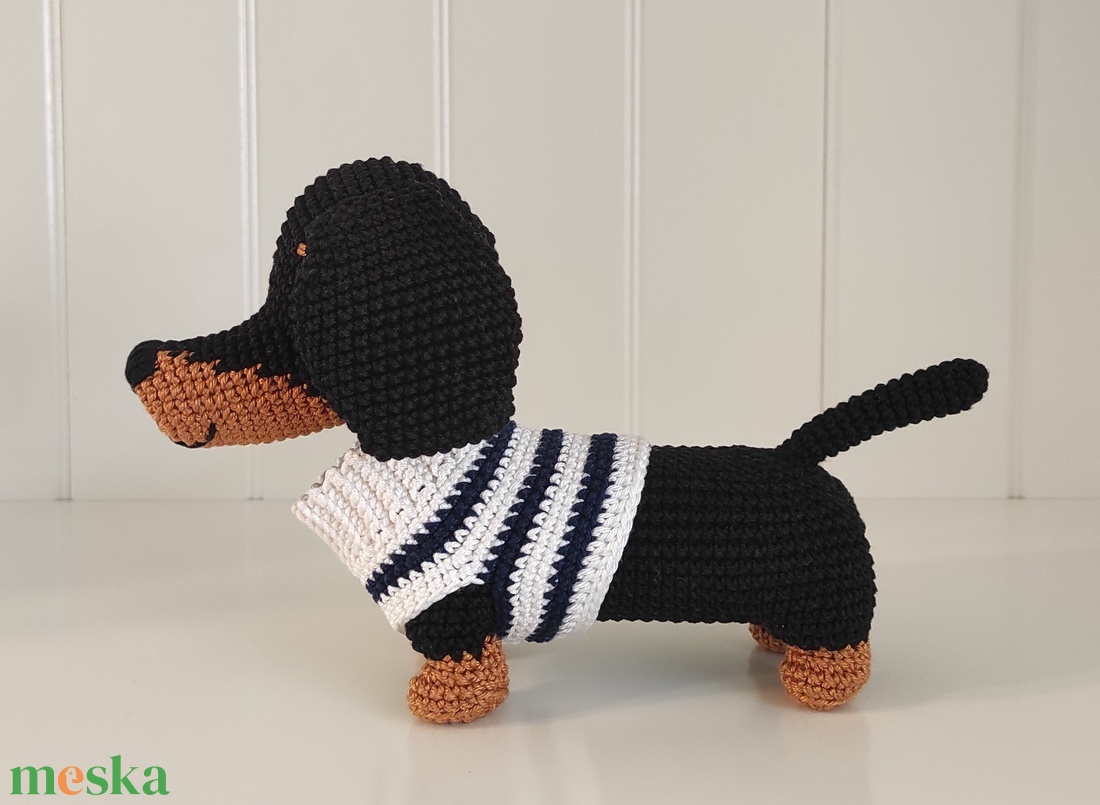 KÉSZLETEN!  Tacsi csíkos pulcsiban... - játék & sport - plüssállat & játékfigura - kutya - Meska.hu