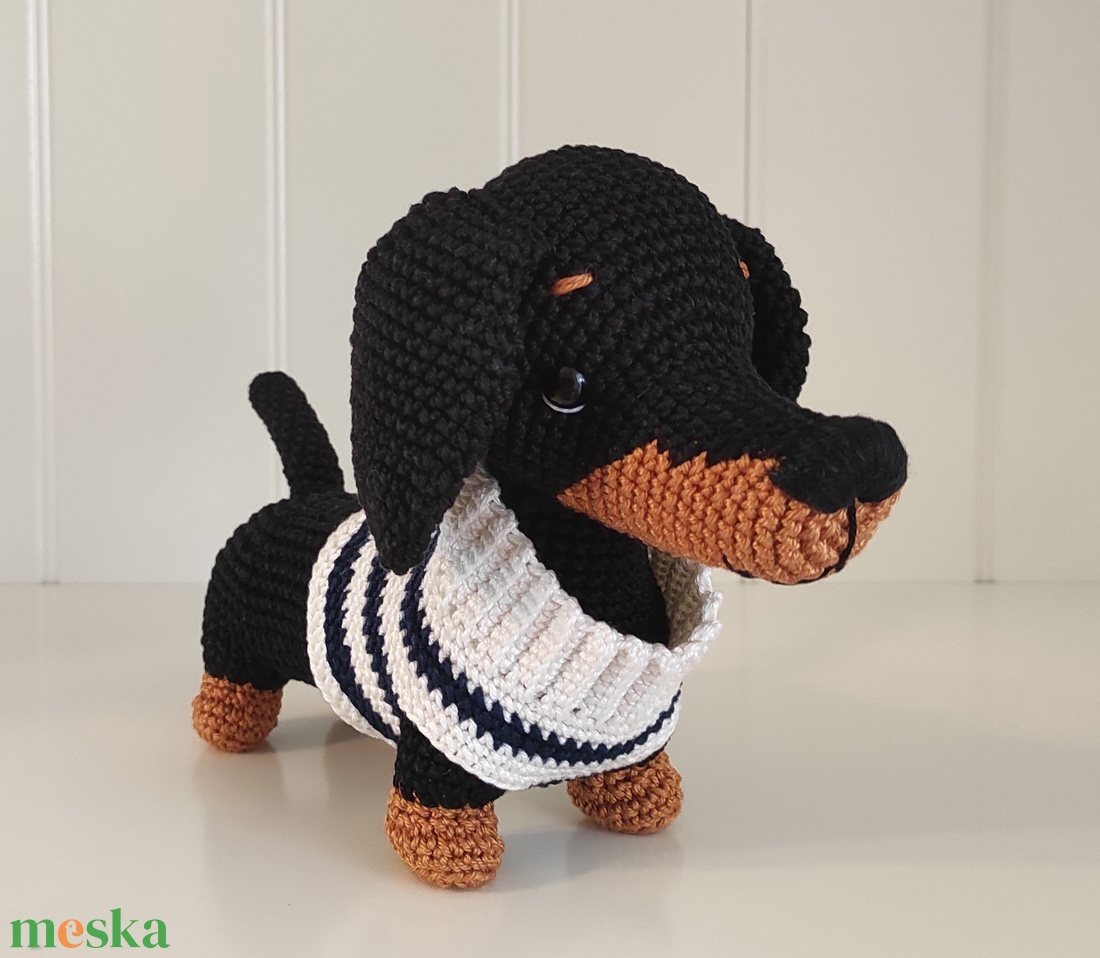 KÉSZLETEN!  Tacsi csíkos pulcsiban... - játék & sport - plüssállat & játékfigura - kutya - Meska.hu