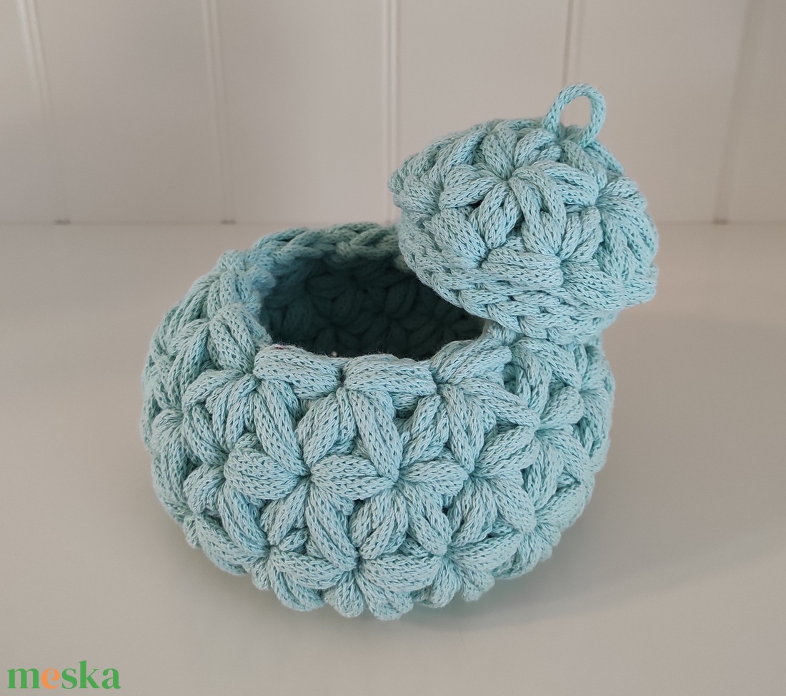 Horgolt bonbonier... - otthon & életmód - dekoráció - asztal és polc dekoráció - díszdoboz - Meska.hu