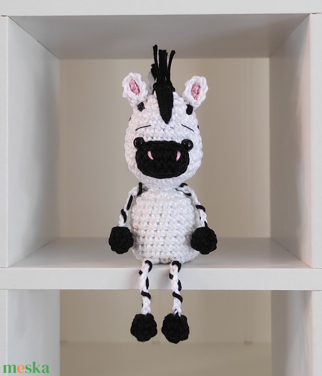 KÉSZLETEN!  Késztermék! Amigurumi ujjbáb - Vancsik a zebra - játék & sport - bábok - ujjbáb - Meska.hu