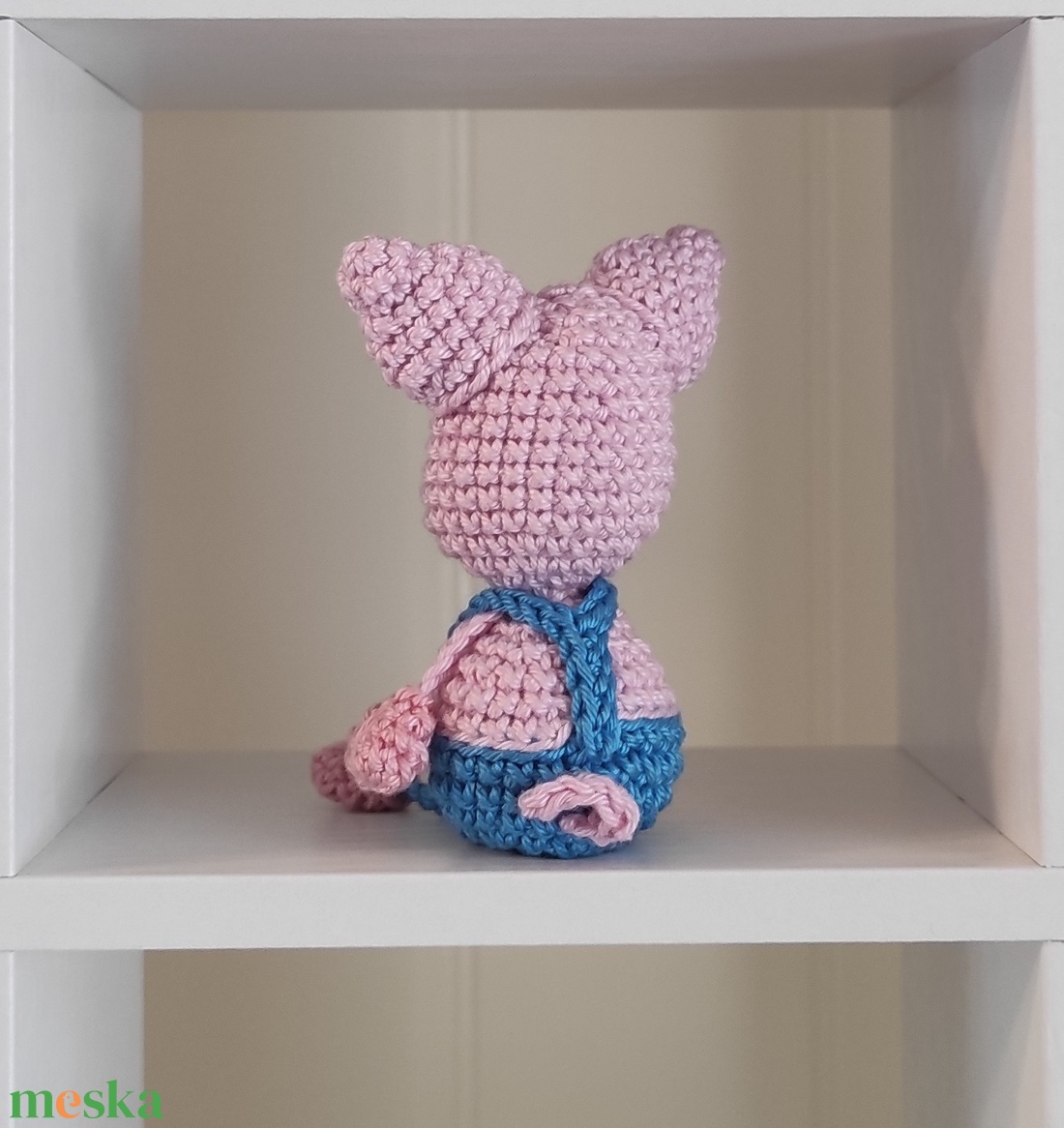 KÉSZLETEN!  Késztermék! Amigurumi ujjbáb - Misi a kismalac (kék) - játék & sport - bábok - ujjbáb - Meska.hu