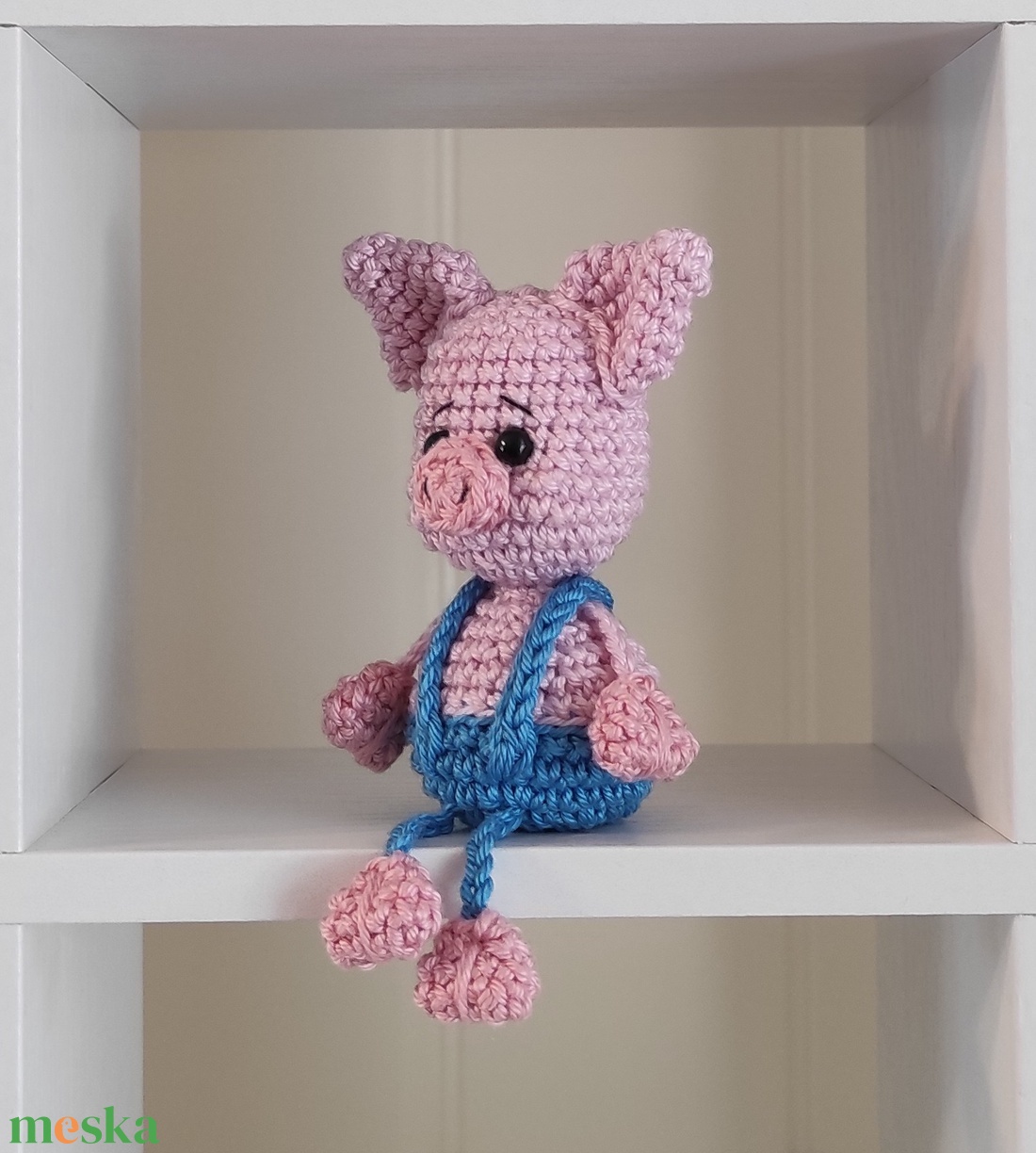 KÉSZLETEN!  Késztermék! Amigurumi ujjbáb - Misi a kismalac (kék) - játék & sport - bábok - ujjbáb - Meska.hu