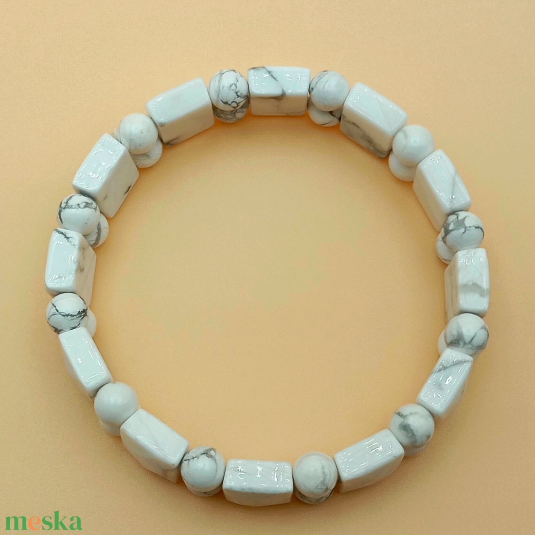 Howlit kétsoros karkötő - ékszer - karkötő - ásványkarkötő - Meska.hu