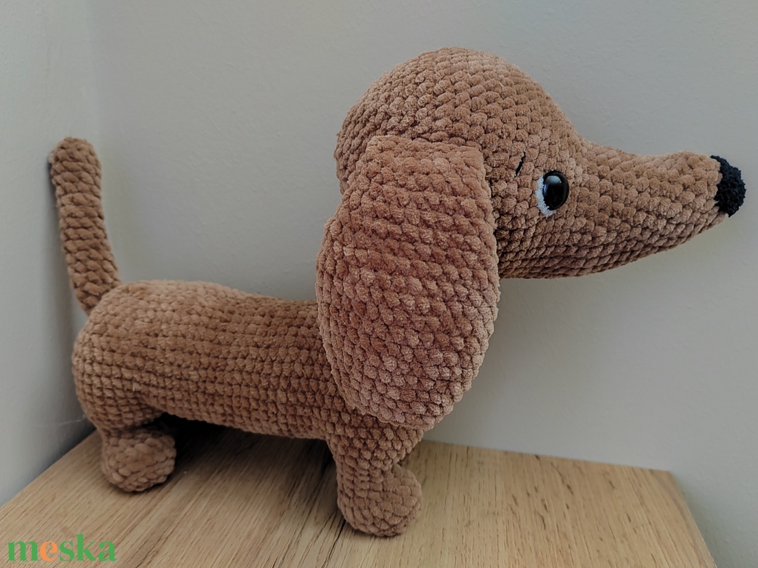 Horgolt, amigurumi tacskó - játék & sport - plüssállat & játékfigura - kutya - Meska.hu