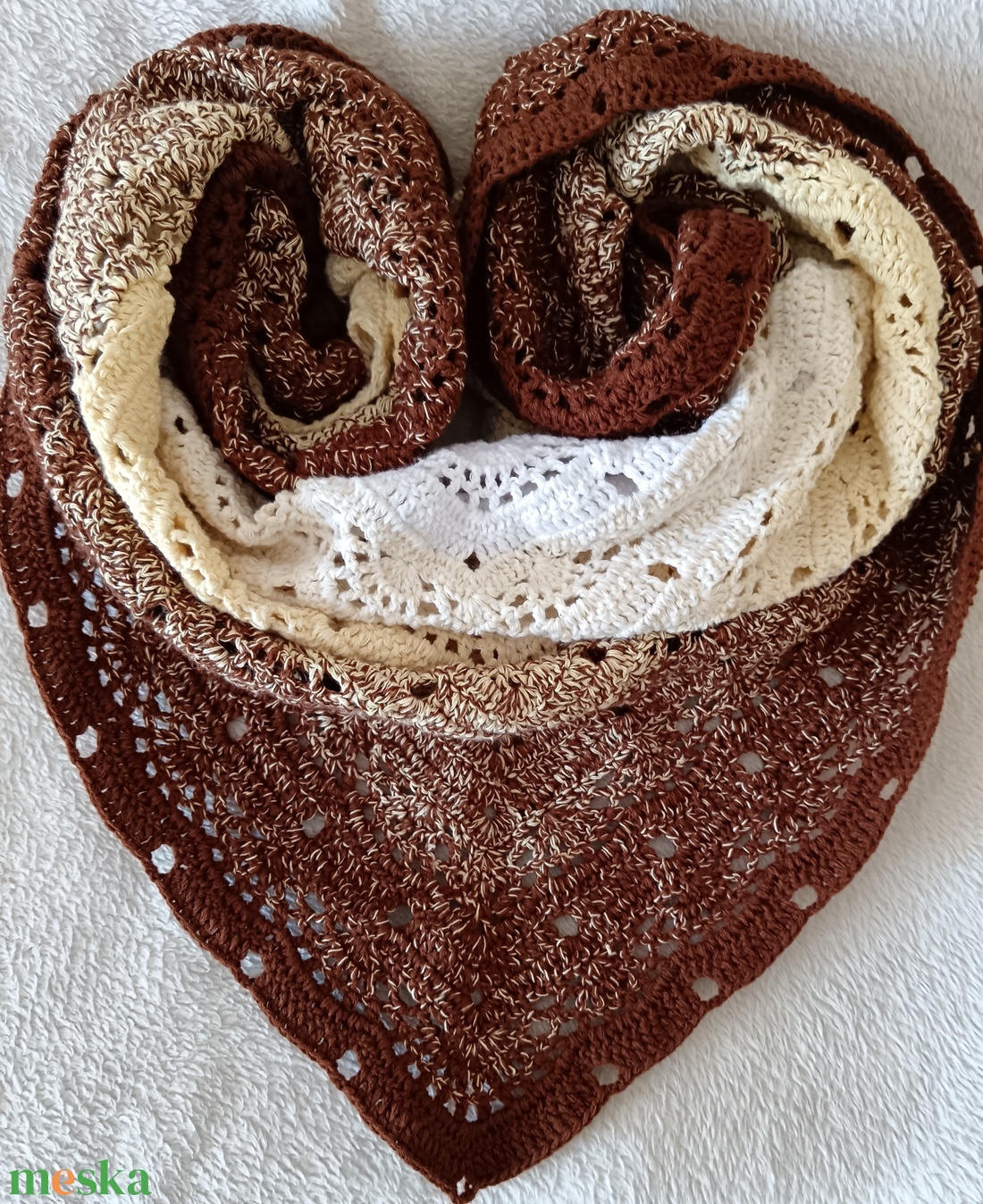 Horgolt vállkendő Süti  - ruha & divat - sál, sapka, kendő - vállkendő - Meska.hu