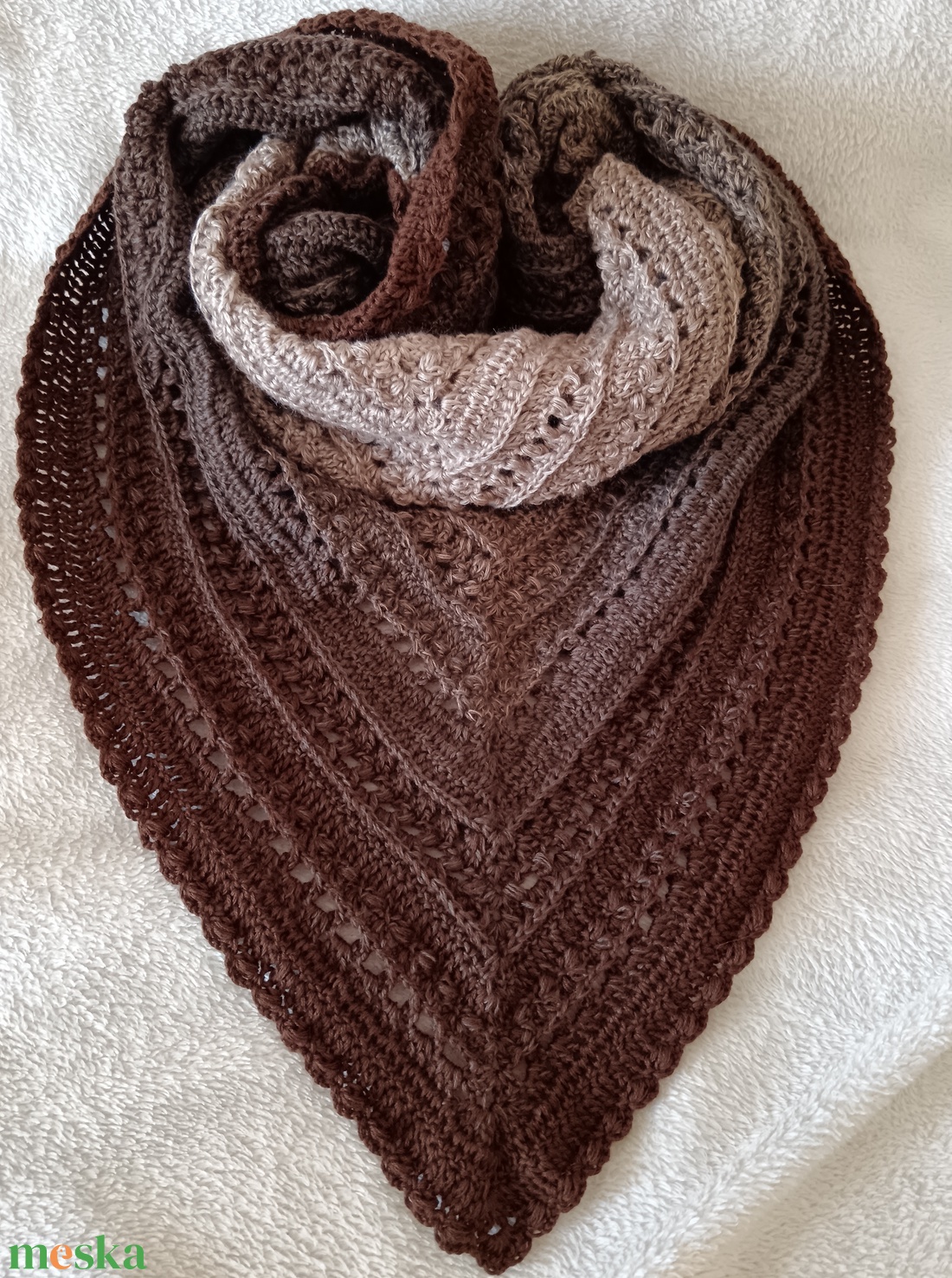 Horgolt vállkendő Mokka  - ruha & divat - sál, sapka, kendő - vállkendő - Meska.hu