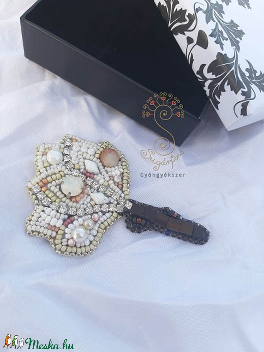 Gyöngyös virág kitűző - ékszer - kitűző és bross - kitűző - Meska.hu Gyöngyös virág kitűző - ékszer - kitűző és bross - kitűző - Meska.hu