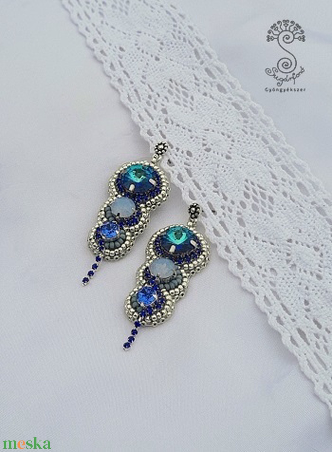 Kék swarovskis fülbevaló, elegáns, bedugós fülbevaló, egyedi ékszer,  Csillám 1.  - ékszer - fülbevaló - lógó fülbevaló - Meska.hu