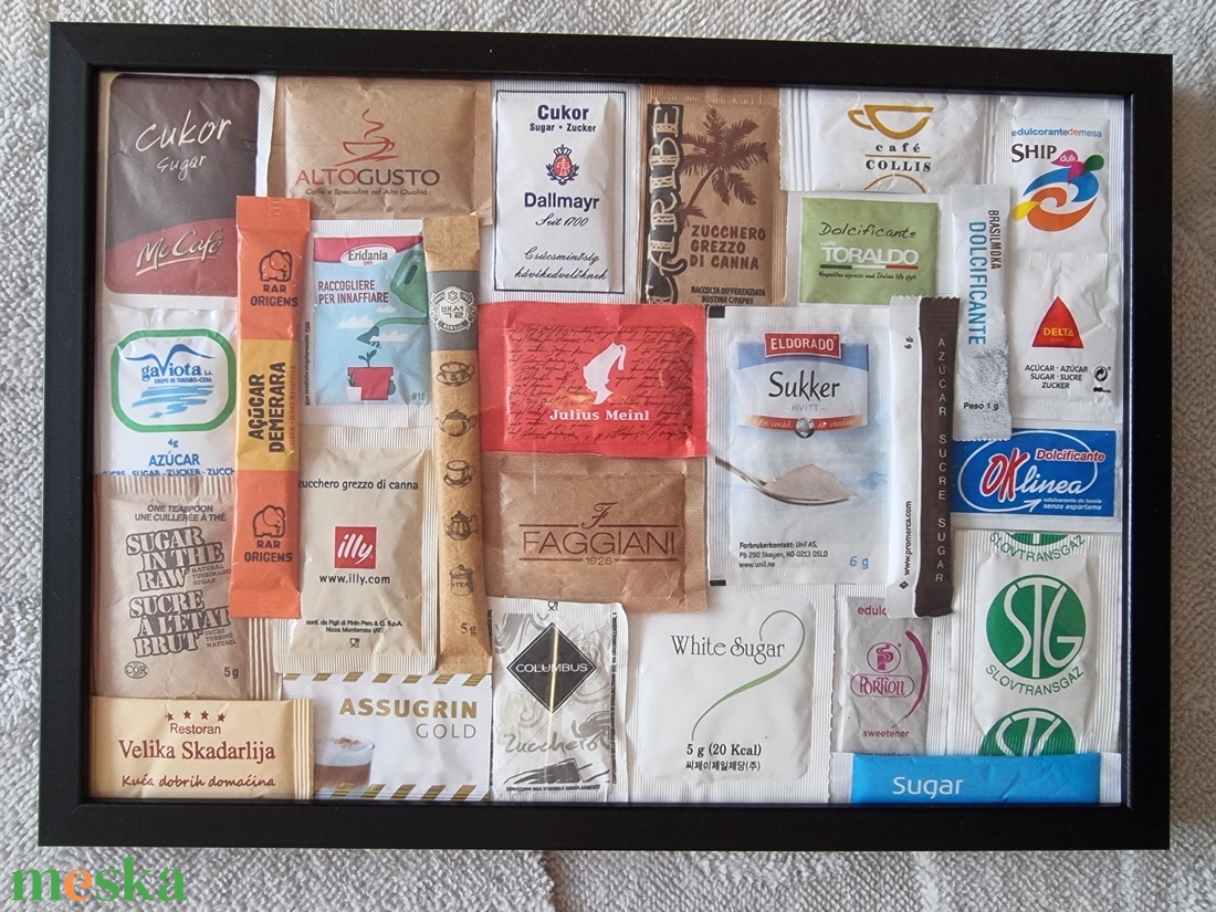Fekete keretes cukorkép. 30 x 20 cm. - művészet - kollázs - Meska.hu