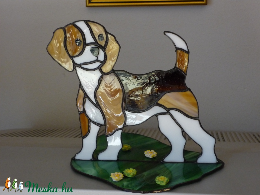 Beagle kutyus. (tiffany ajándék, dísz, lakberendezés, anyák-napjára, születésnap-névnapra) - otthon & életmód - dekoráció - dísztárgy - Meska.hu