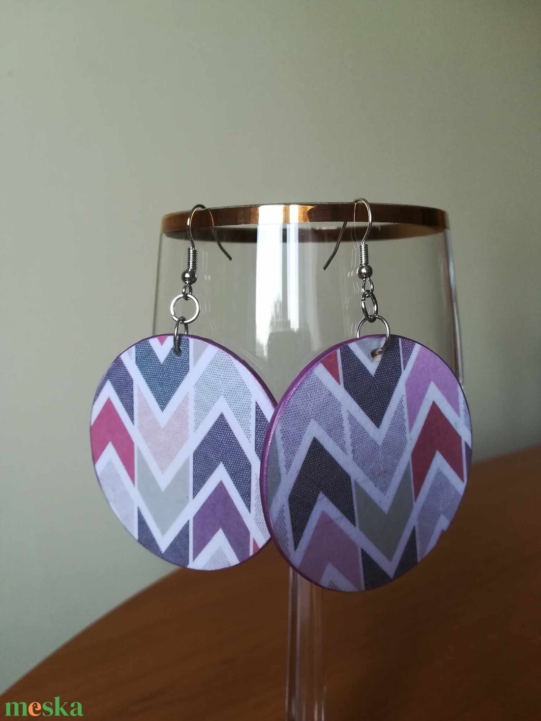 Geometrikus chevron mintás fa fülbevaló akciós termékkép 1