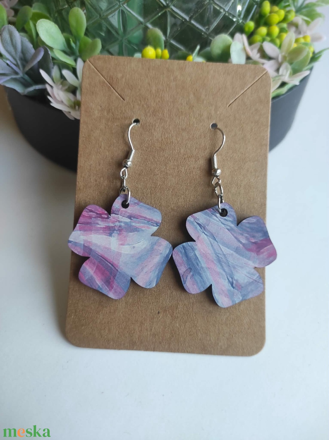 'Lila örvény' fa fülbevaló - ékszer - fülbevaló - lógó fülbevaló - Meska.hu